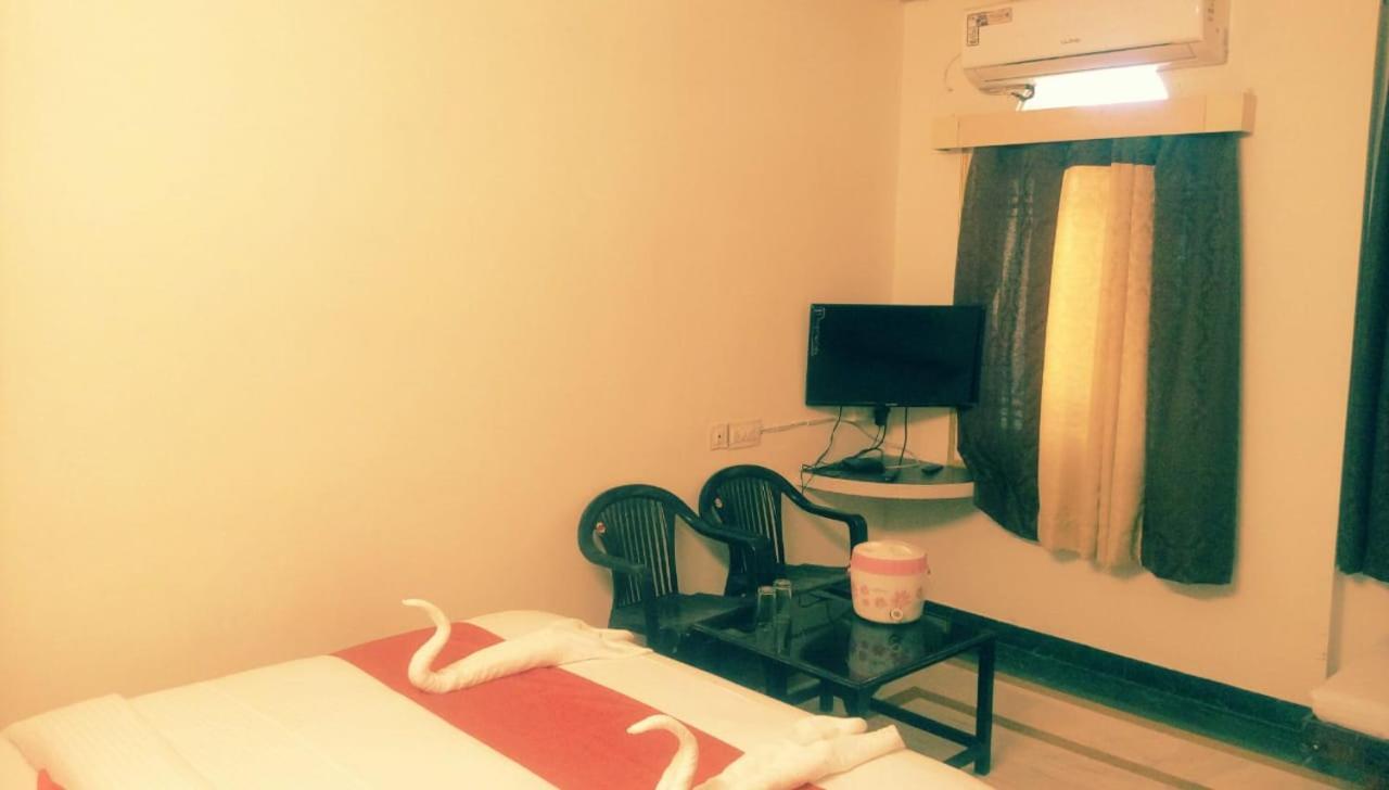 Hotel Rajkamal International Udaipur Kültér fotó