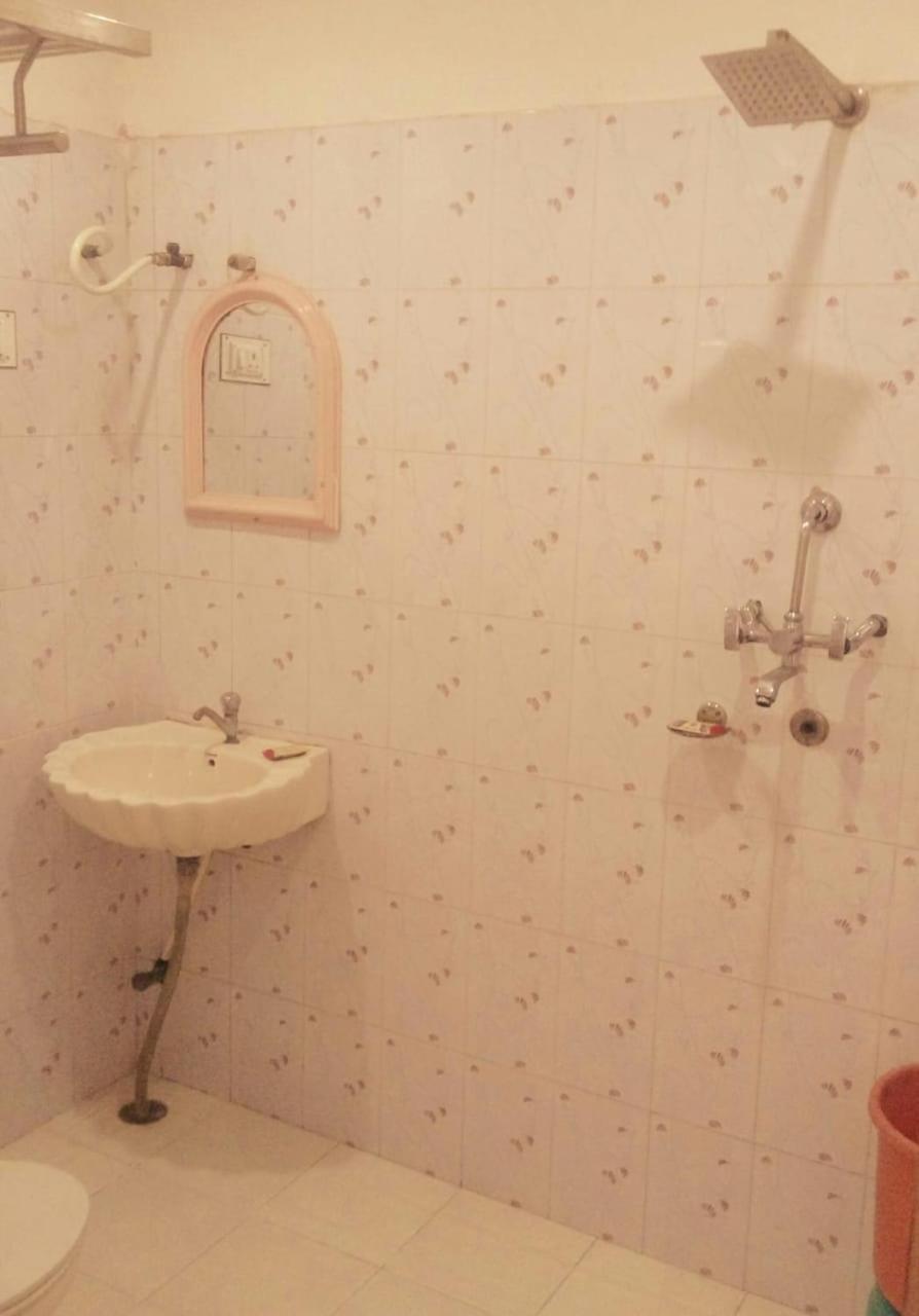Hotel Rajkamal International Udaipur Kültér fotó
